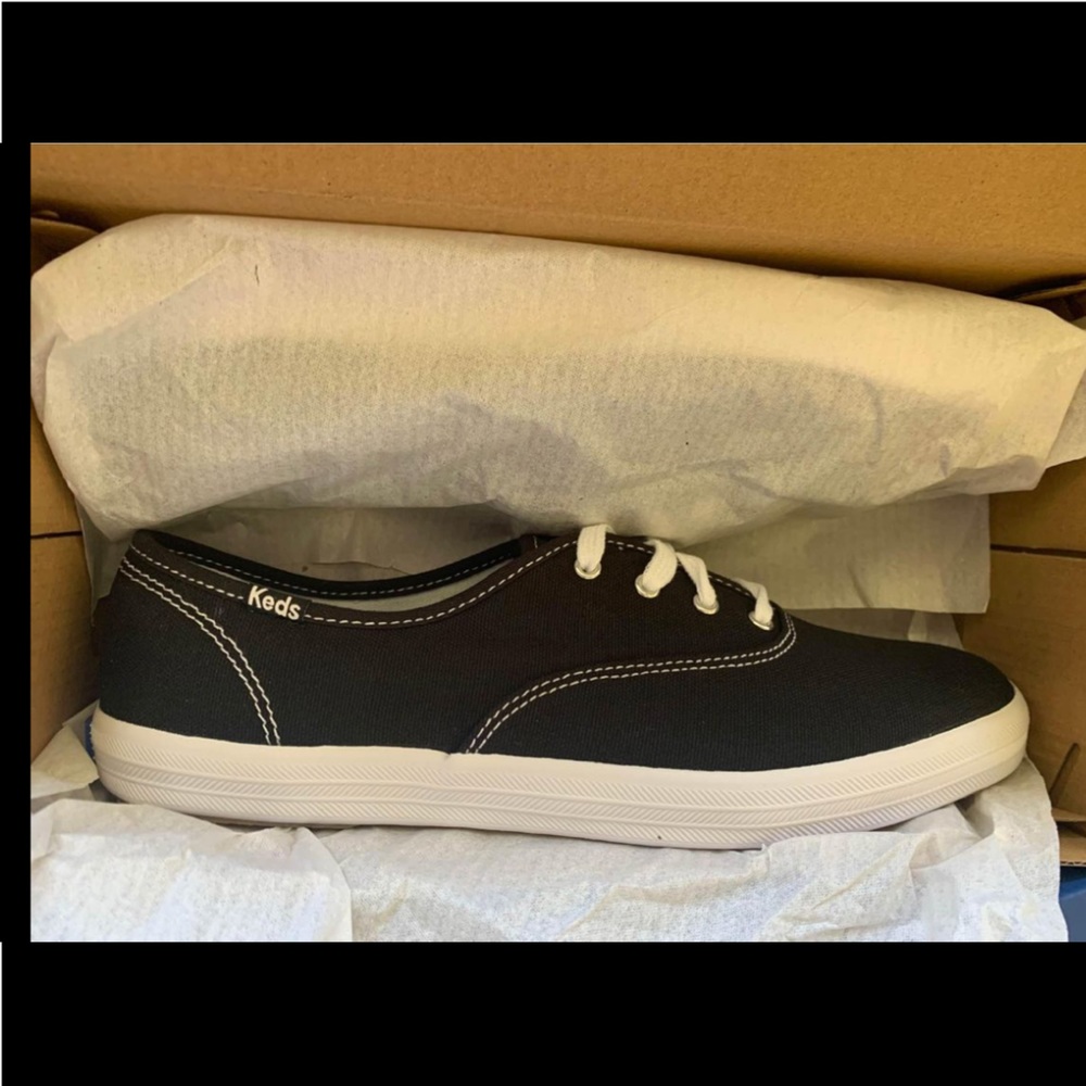 Black keds size 9